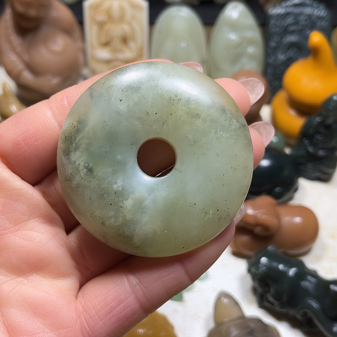 白玉菩提吊坠白玉菩提吊坠