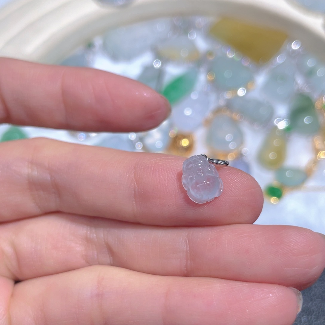 翡翠颈饰18K金镶嵌翡翠