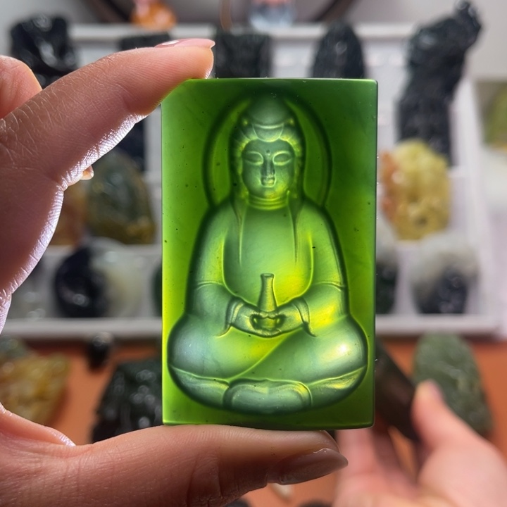 蛇纹石玉颈饰未镶嵌