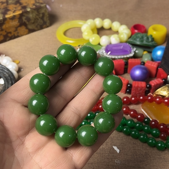 未镶嵌和田玉（糖玉）挂件