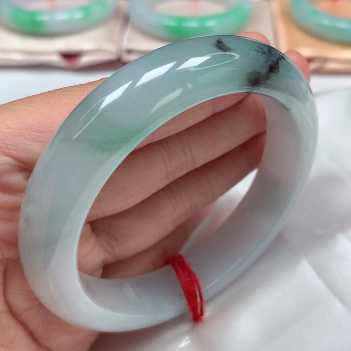 翡翠未镶嵌手镯冰飘花