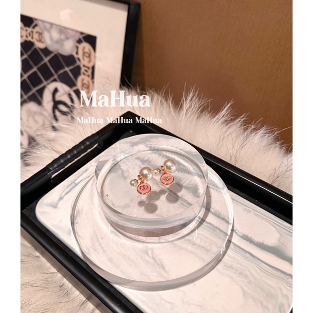 铜合金树脂耳饰 P1486 蜜蜂字母耳环