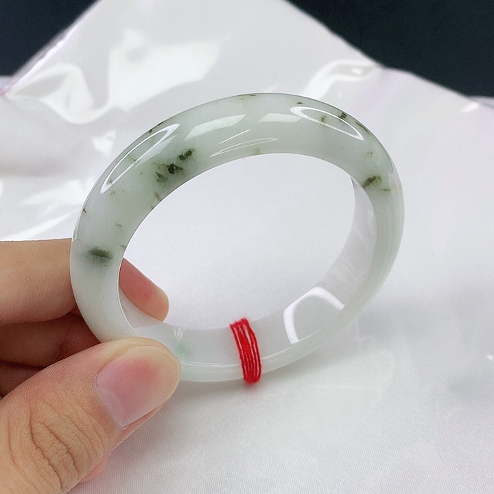 翡翠手镯未镶嵌圈54。5033