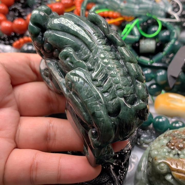 翡翠颈饰未镶嵌保真天然A货翡翠