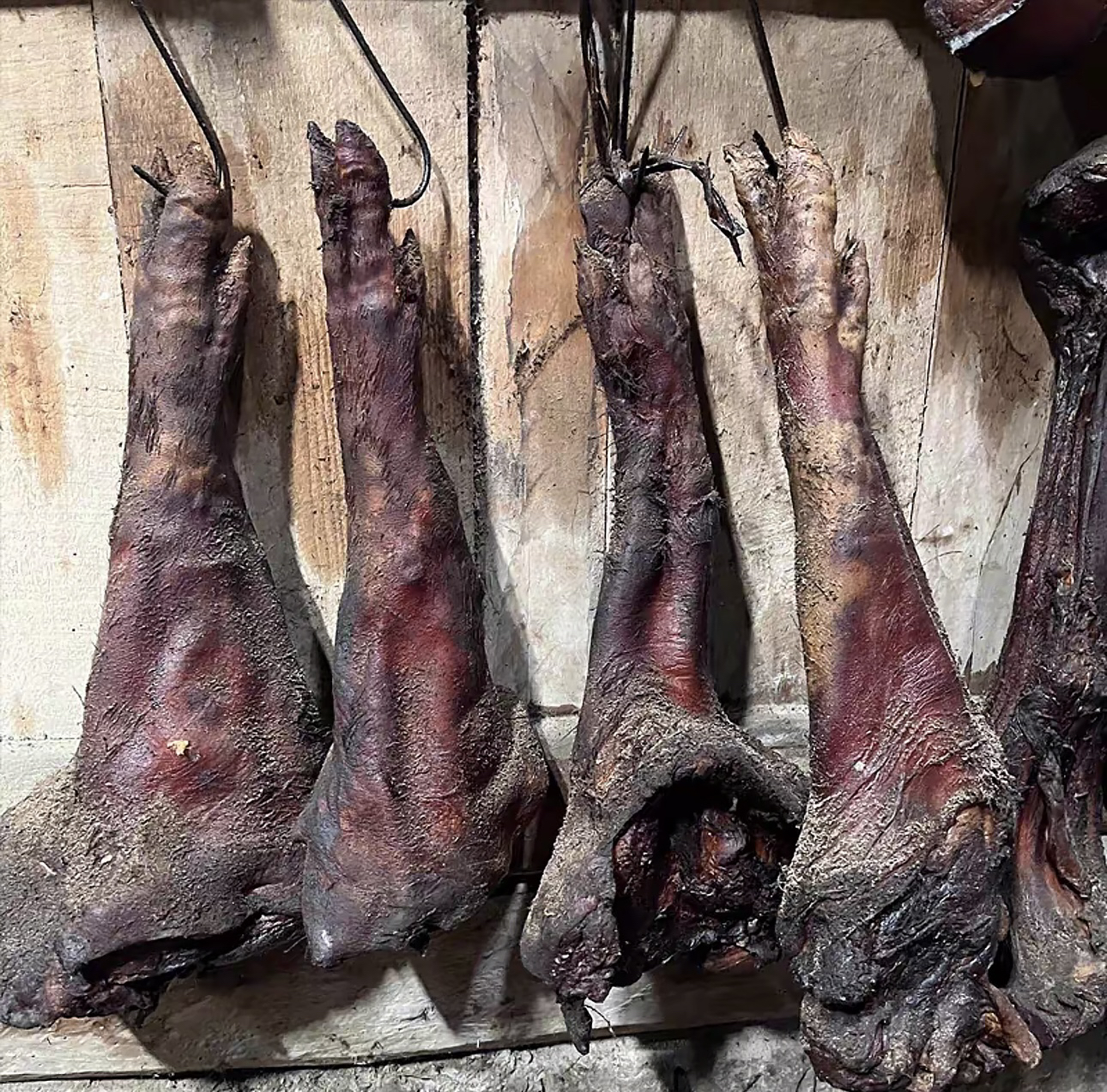 云南昭通大关农家《腊猪脚》1至20斤现场称重一物一拍