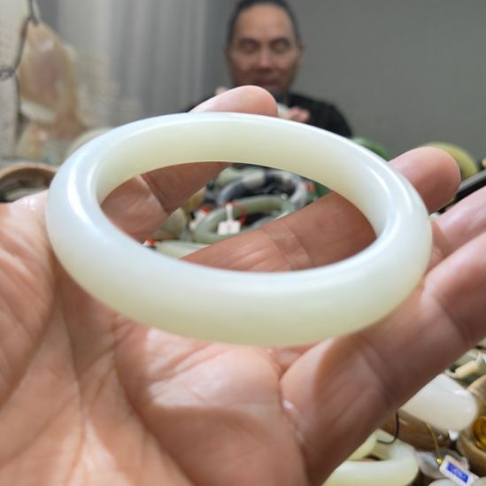 大***运和田玉未镶嵌手镯