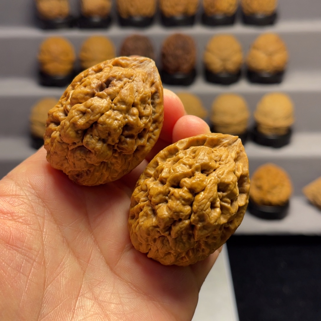 西***雪把件文玩核桃绣花鞋