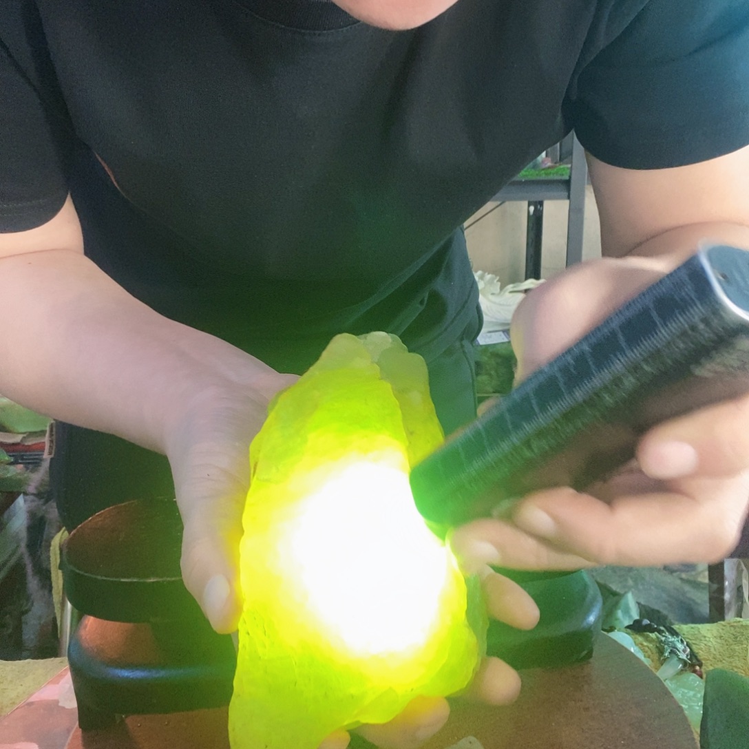 蛇纹石玉未镶嵌珠宝半成品