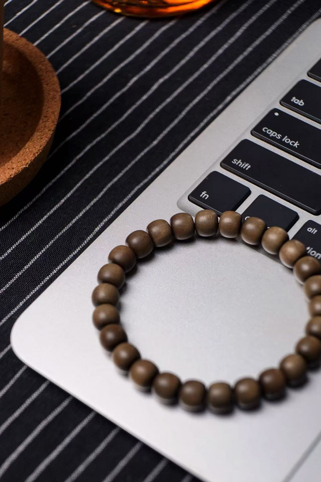 （47）8.5mm沉水阴沉老山檀单圈手串