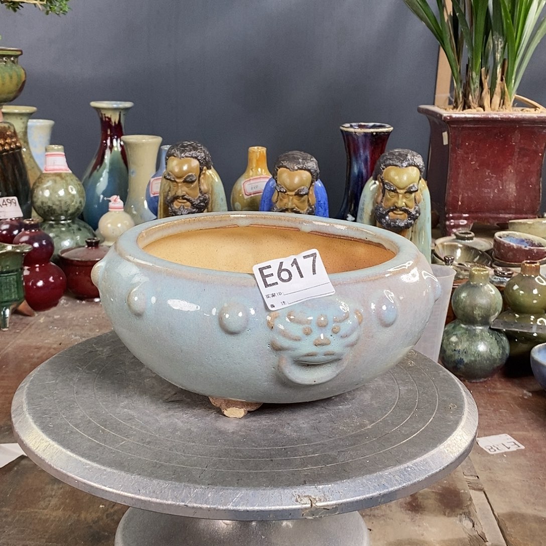 女***色紫砂彩名窑瑕疵。 617。  