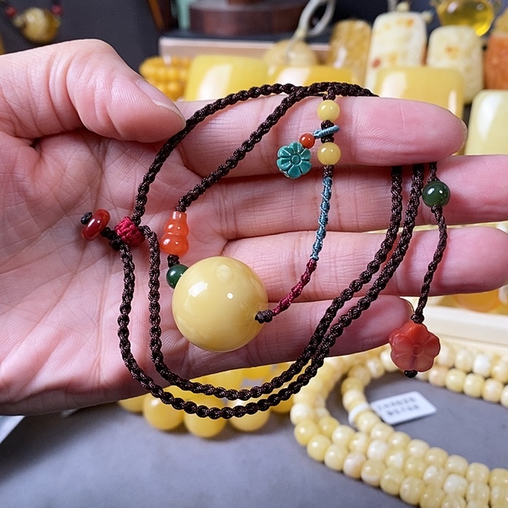 琥珀未镶嵌裸石锁骨