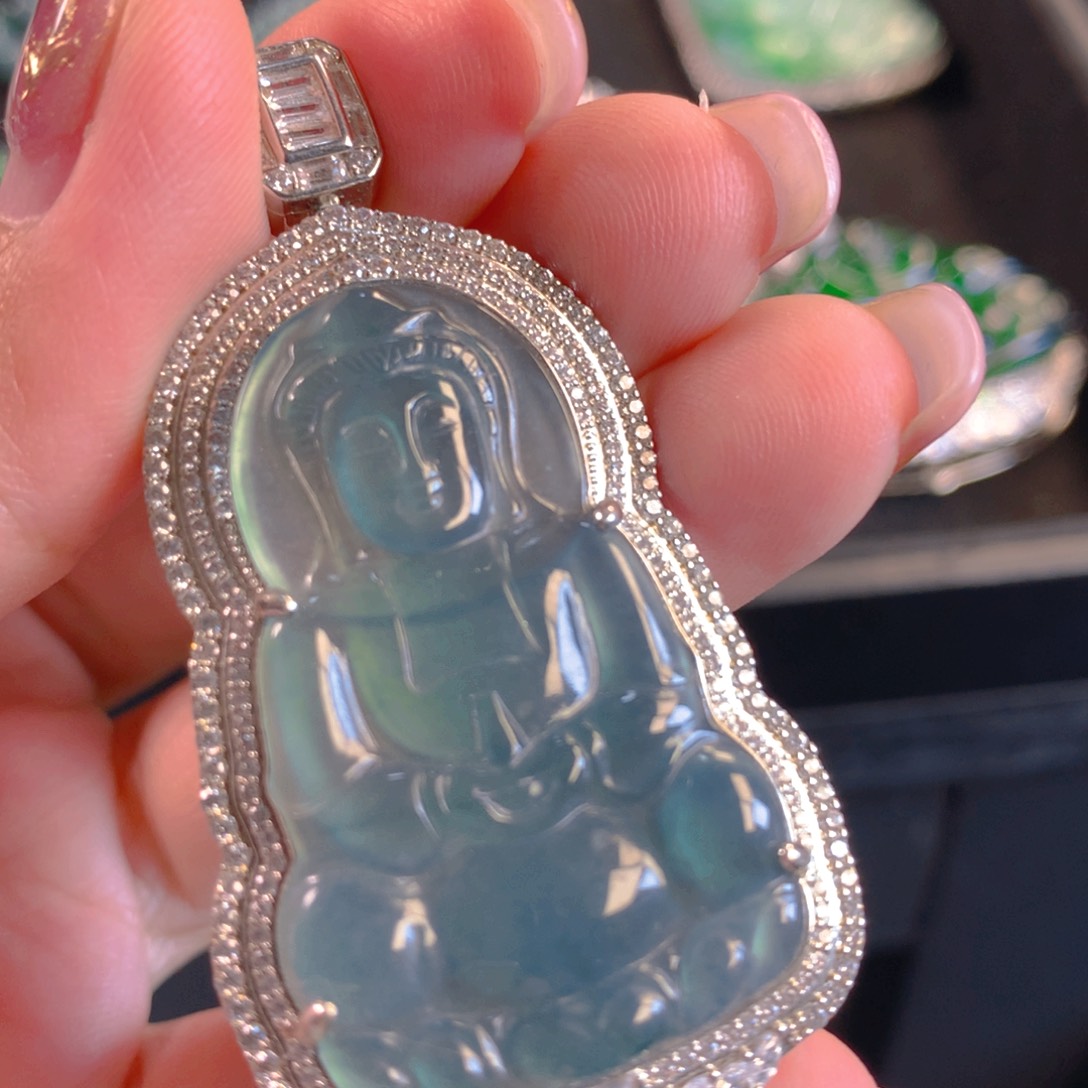 翡翠颈饰未镶嵌翡翠