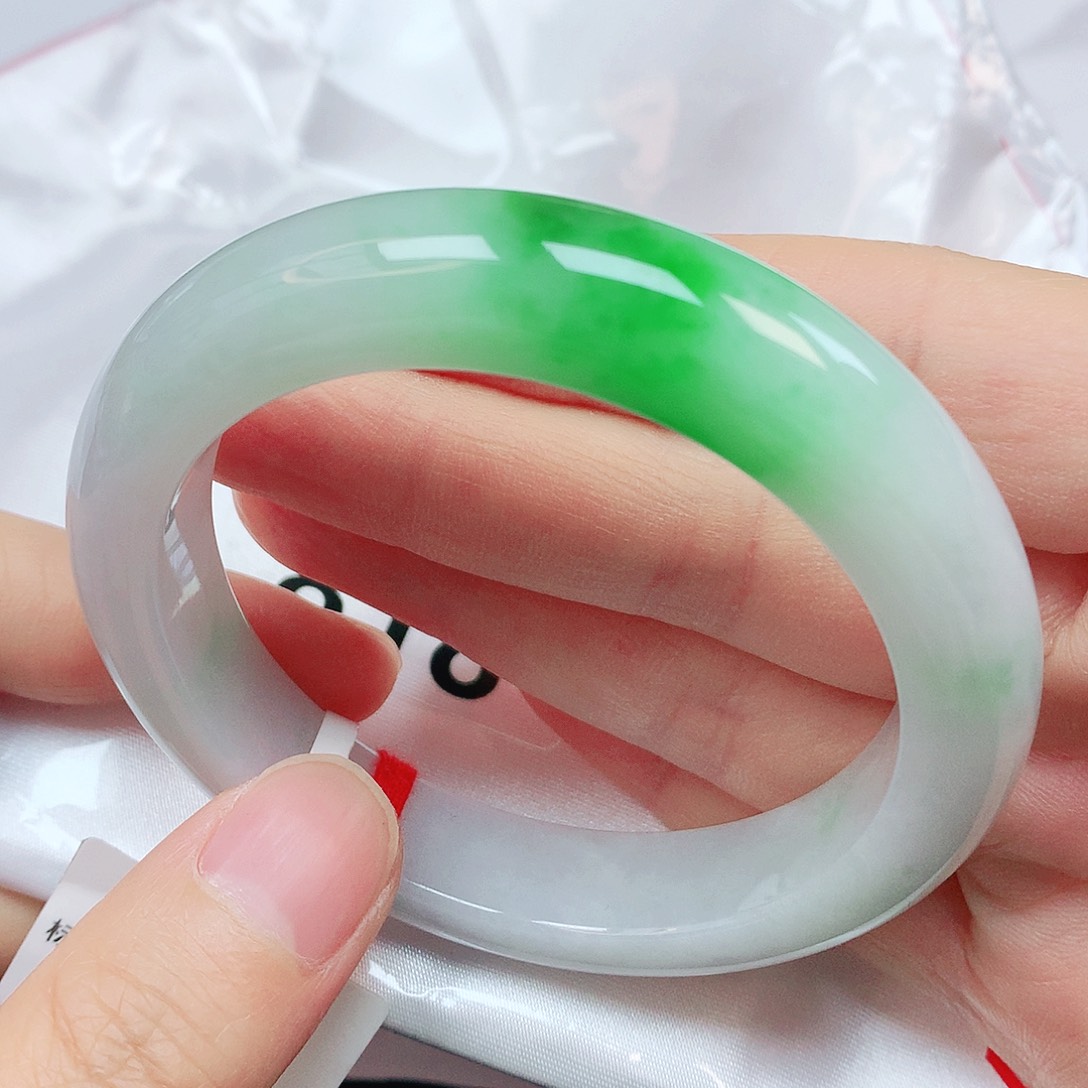 未镶嵌手镯翡翠抖音818