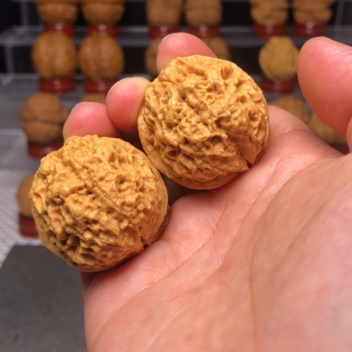 文玩核桃把件3火焰绣球