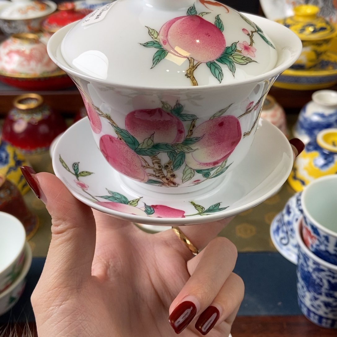 陶瓷艺术家的作品是一