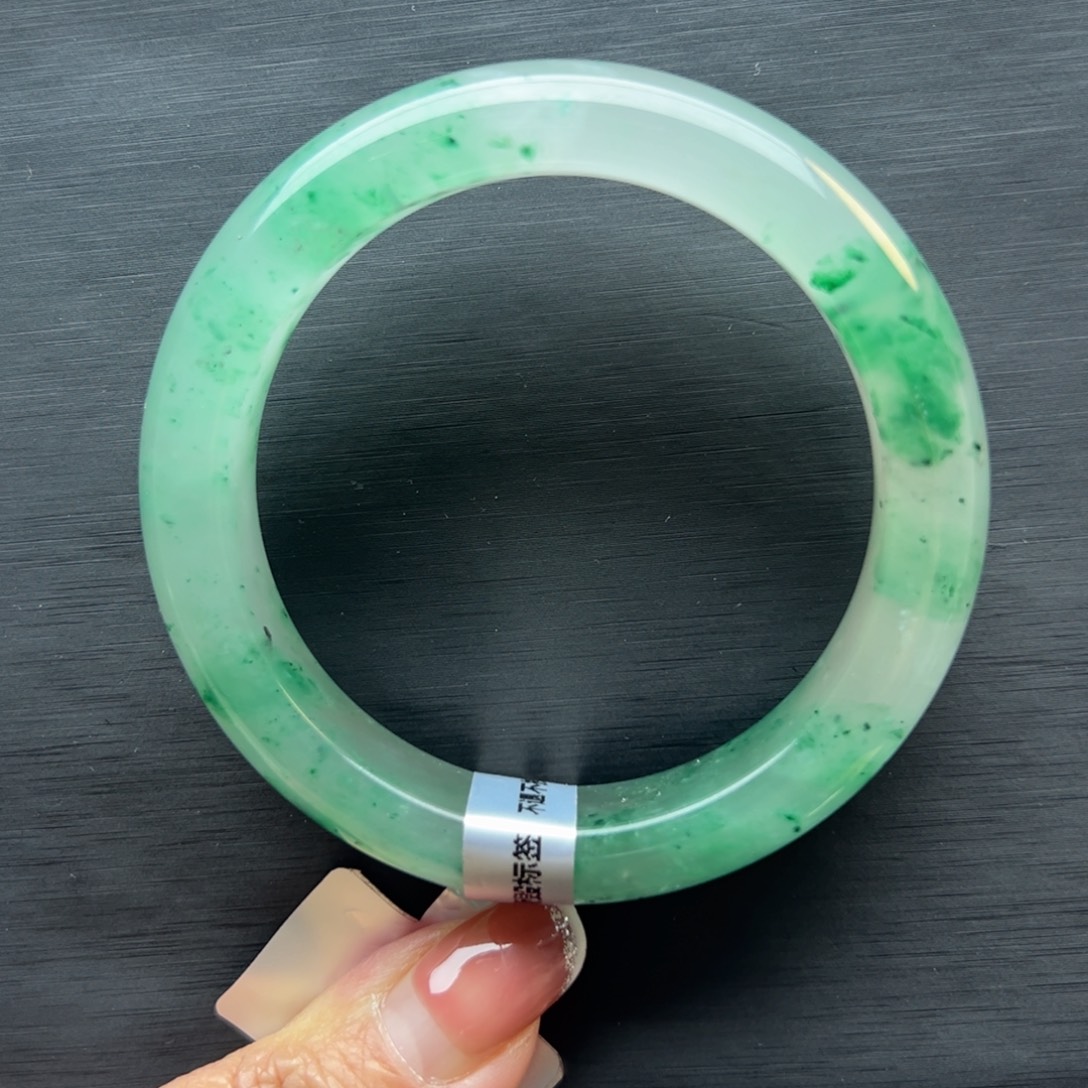 石英质玉（非洲翠）未镶嵌手镯