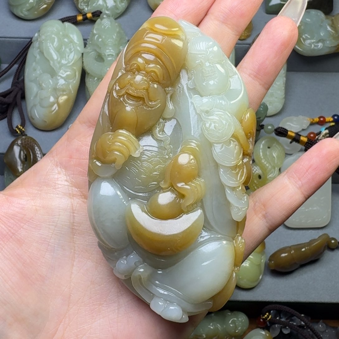 和田玉未镶嵌颈饰雪**H