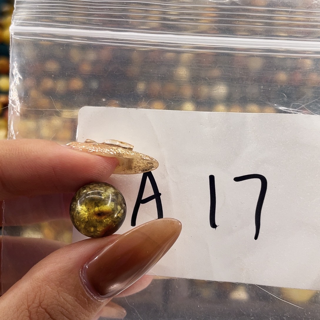 琥珀未镶嵌裸石12.4福利