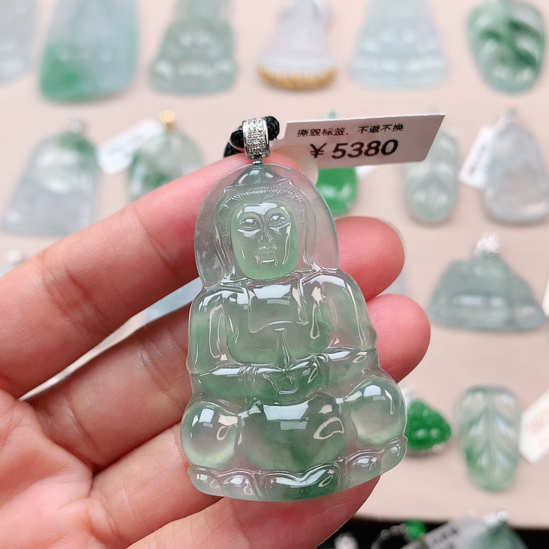 翡翠颈饰18K金镶嵌观音