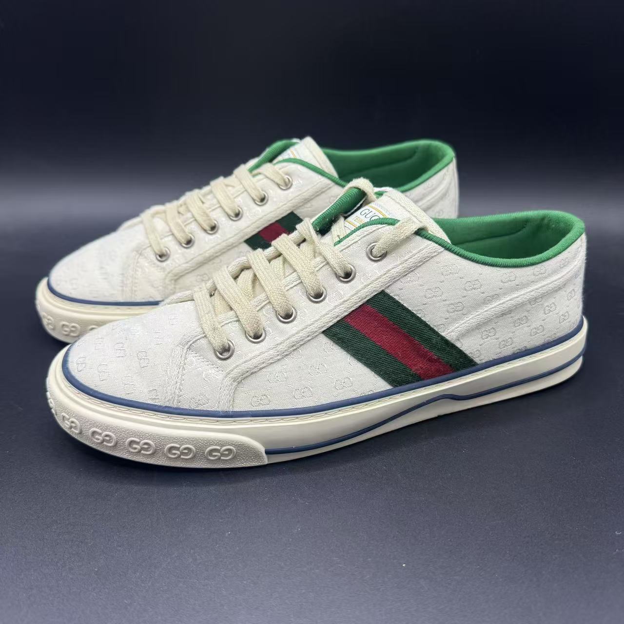 95新 GUCCI/古驰 男士时尚百搭刺绣logo白色板鞋41.5码 xh063