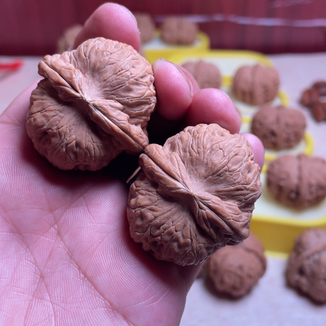把件文玩核桃涅**生核桃