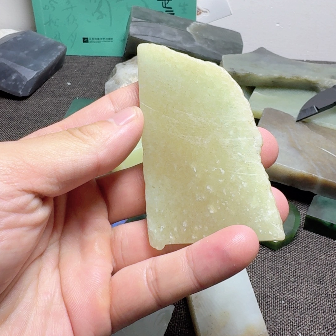 和田玉（糖玉）未镶嵌珠宝半成品