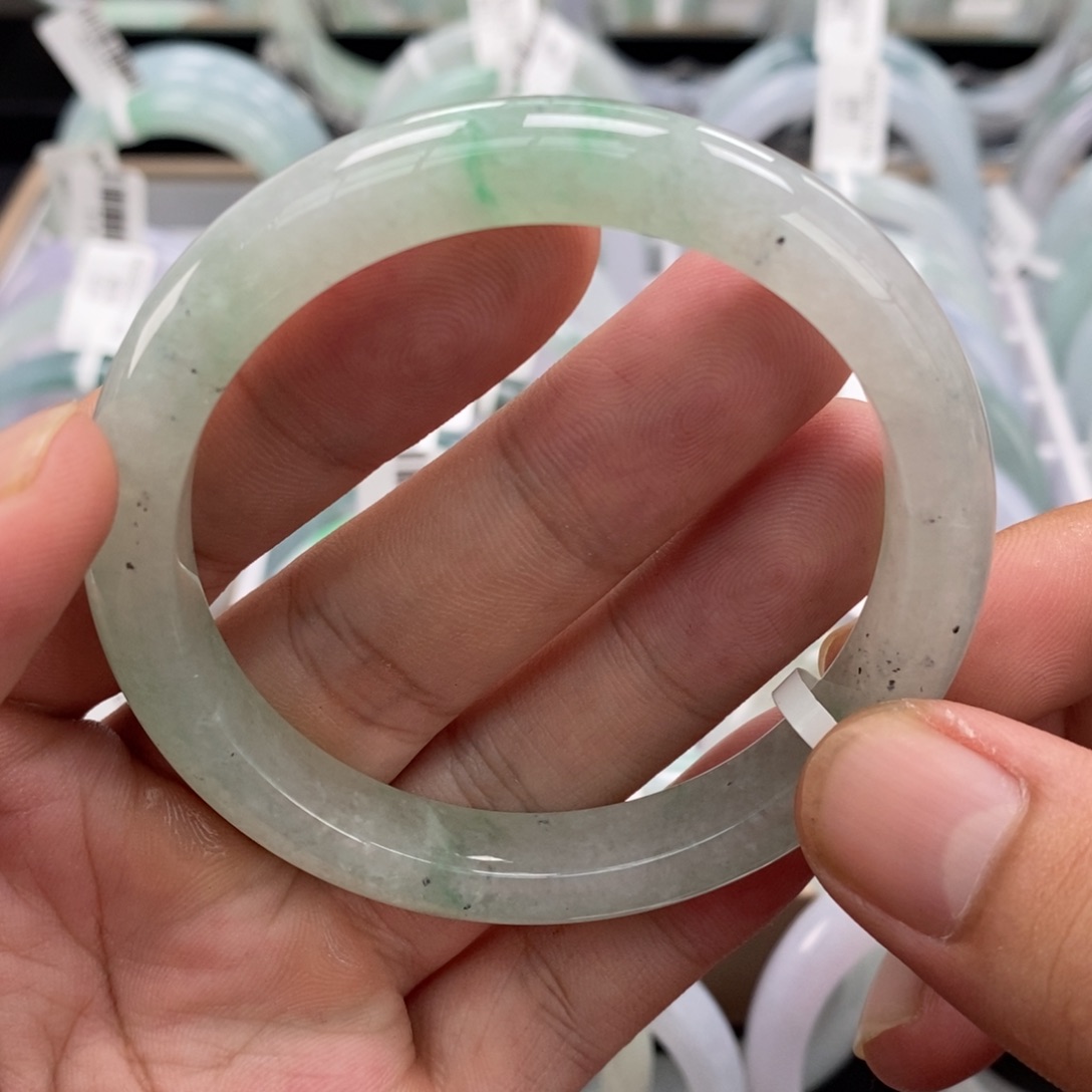 翡翠未镶嵌手镯手镯