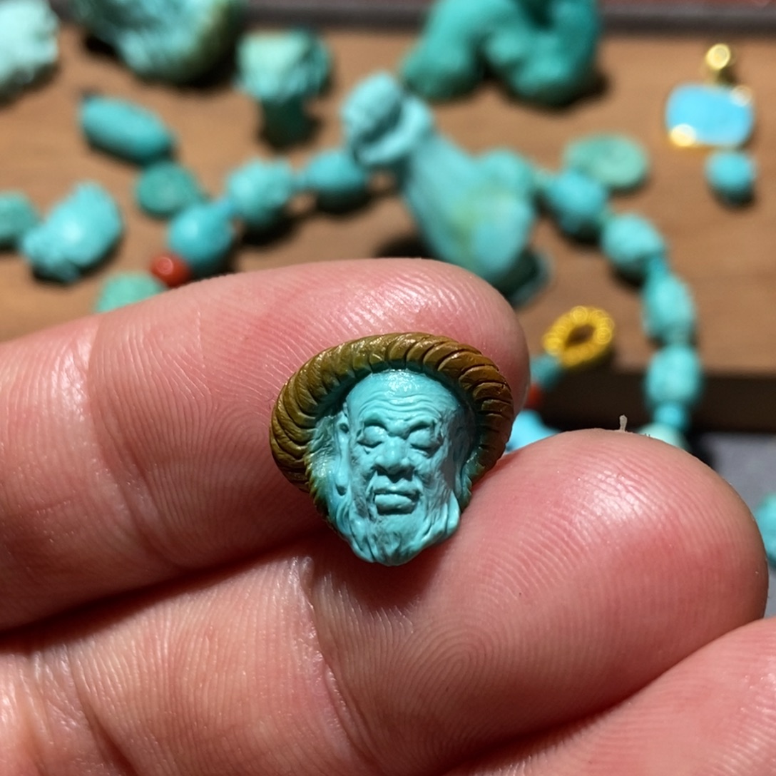 绿松石颈饰未镶嵌