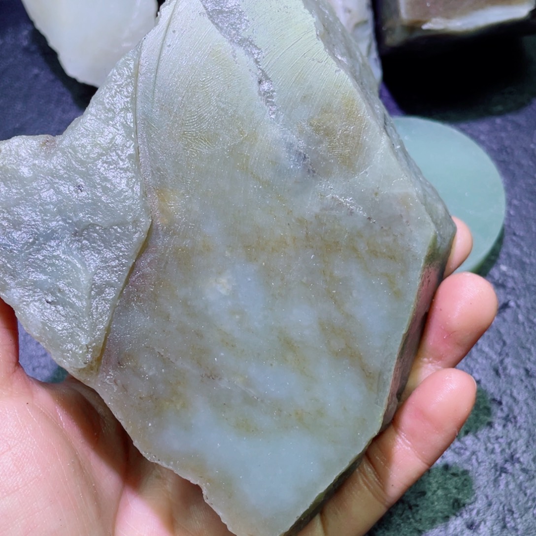 和田玉未镶嵌珠宝半成品