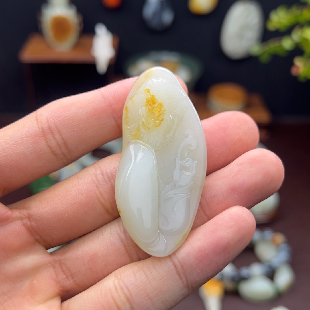 和田玉未镶嵌吊坠(不含链)和田玉金斑玉影