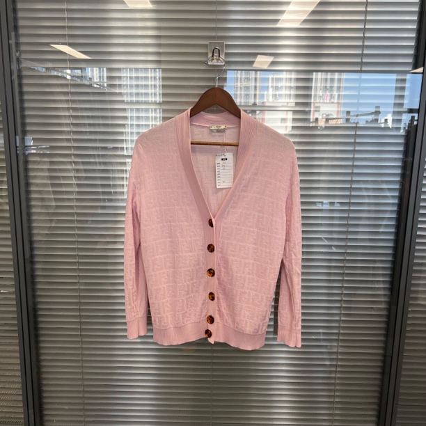 99新 FENDI/芬迪 FEND粉色logo字母开衫 40码 99新 #zz6509