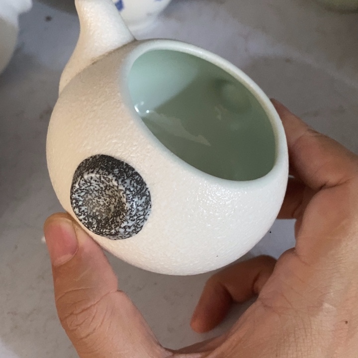 陶瓷艺术品及陶瓷壶