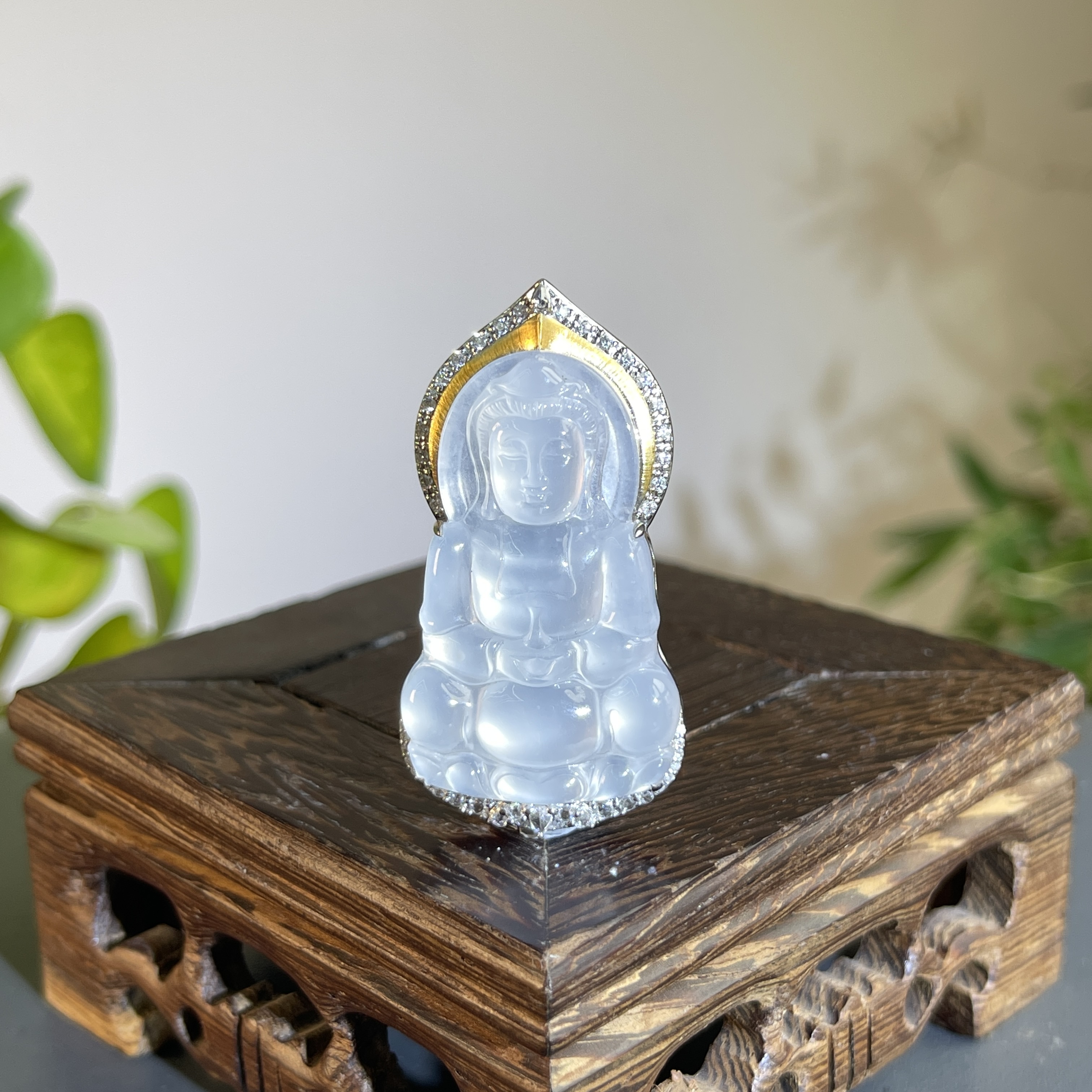 JTB24-250 天然缅甸翡翠A货 18K含钻镶嵌正装观音