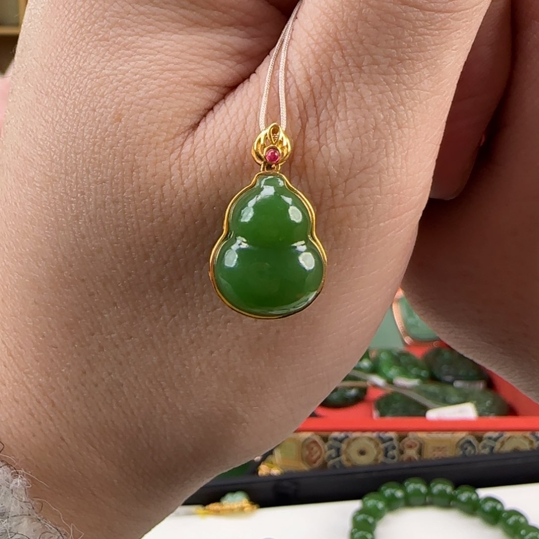 和田玉挂件18K金镶嵌葫芦