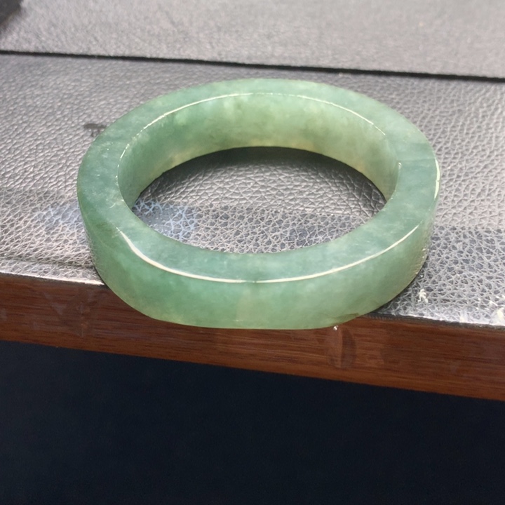 定制翡翠未镶嵌手镯