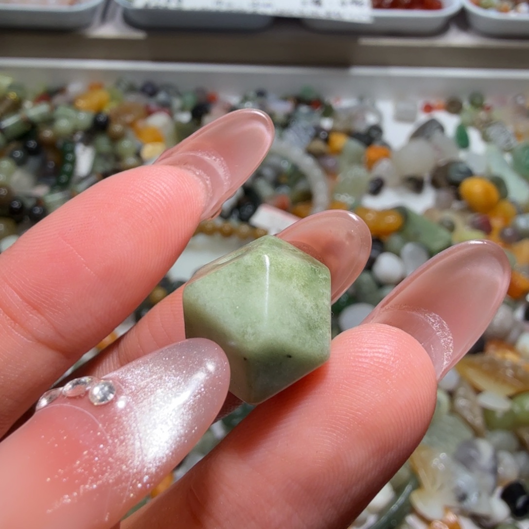 和田玉未镶嵌珠宝奇石