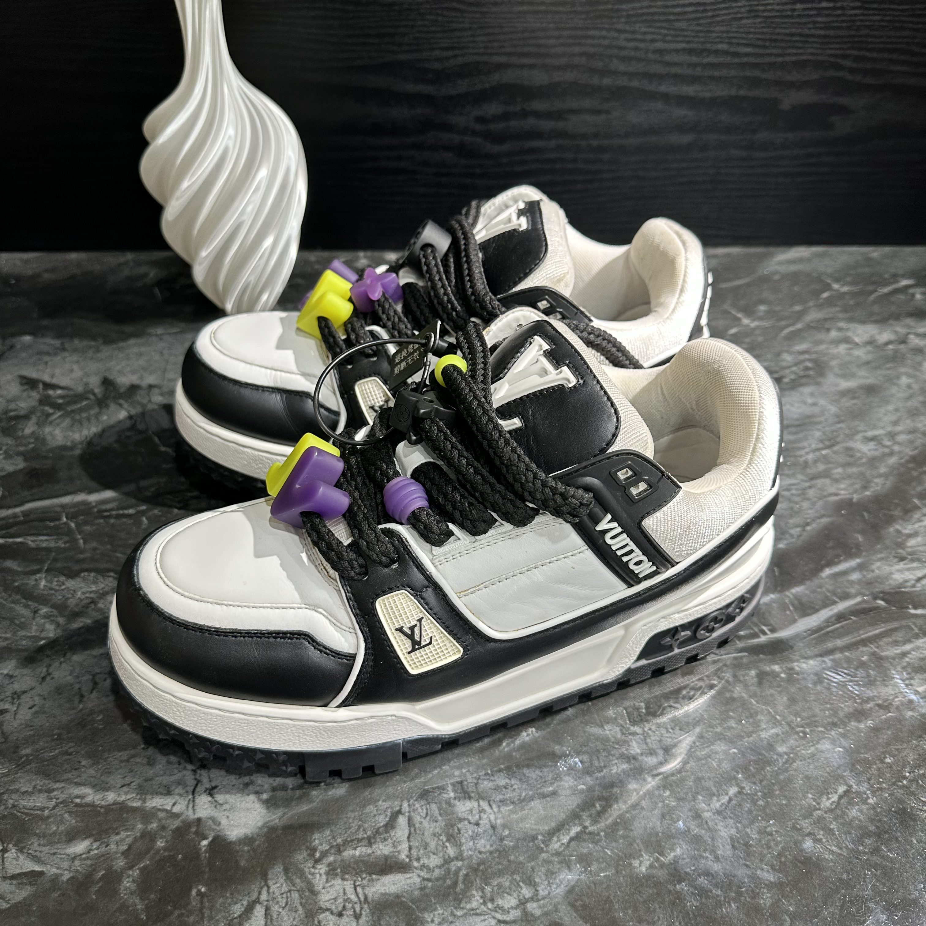 95新 LouisVuitton/路易威登 40.5码/黑白胖丁Trainer板鞋