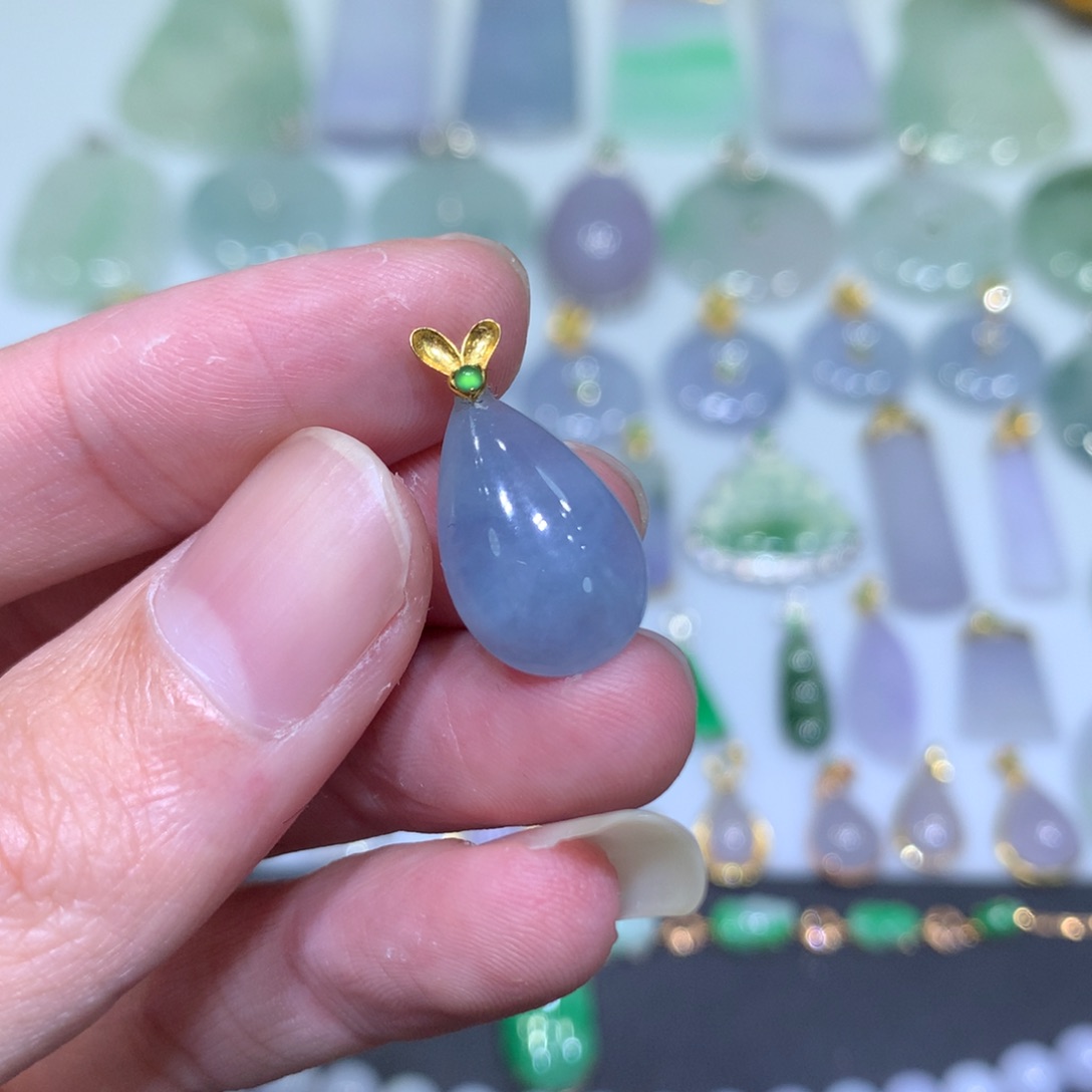 翡翠吊坠(不含链)18K金镶嵌