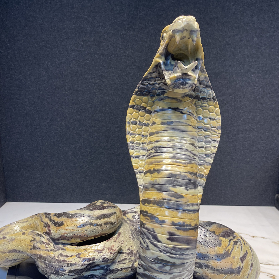 雄霸一方—-动物雕刻，独特造型彰显艺术魅力