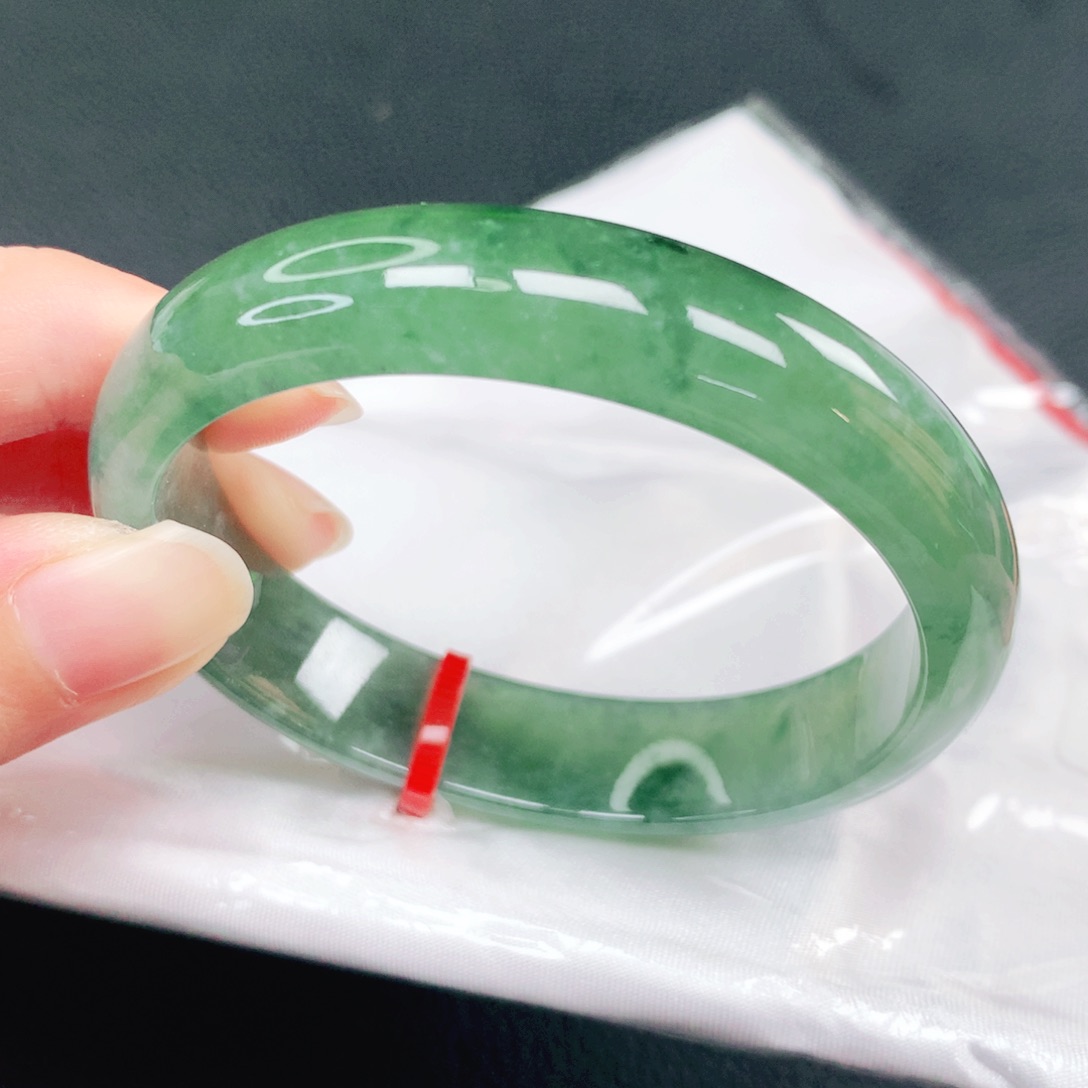 翡翠未镶嵌手镯54贵