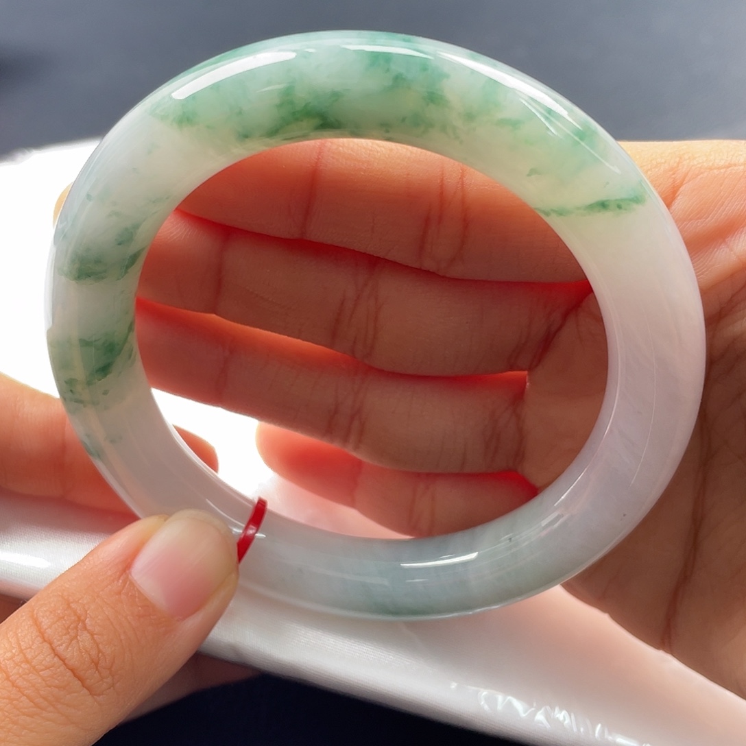 翡翠未镶嵌手镯（圆镯）60圈