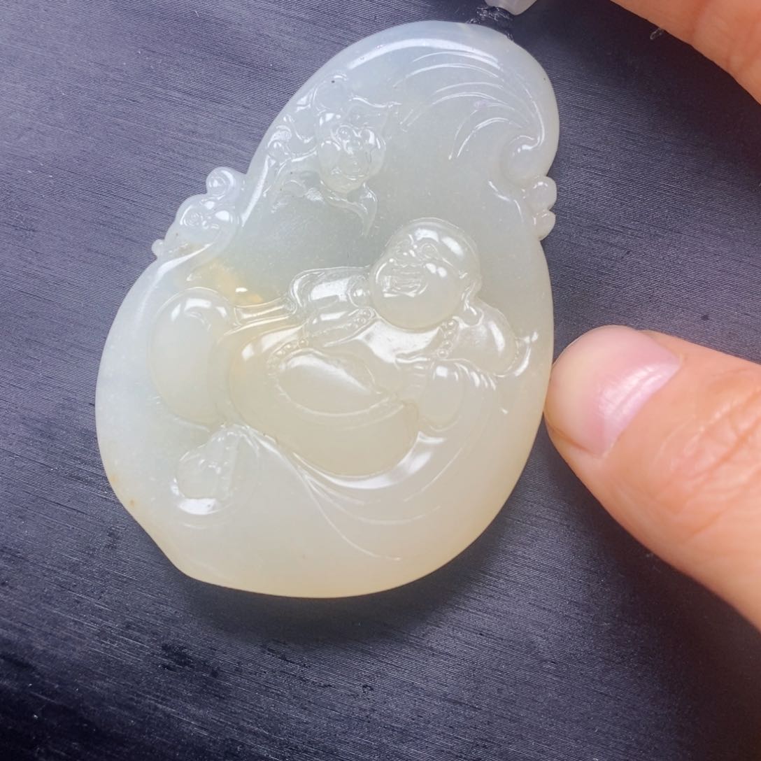 石英质玉（黄龙玉）颈饰未镶嵌