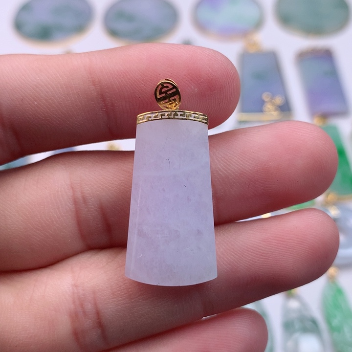 翡翠18K金镶嵌颈饰缅甸天然翡翠a货