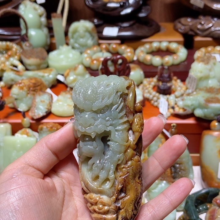 岫岩河磨玉（透闪石质玉）把件未镶嵌