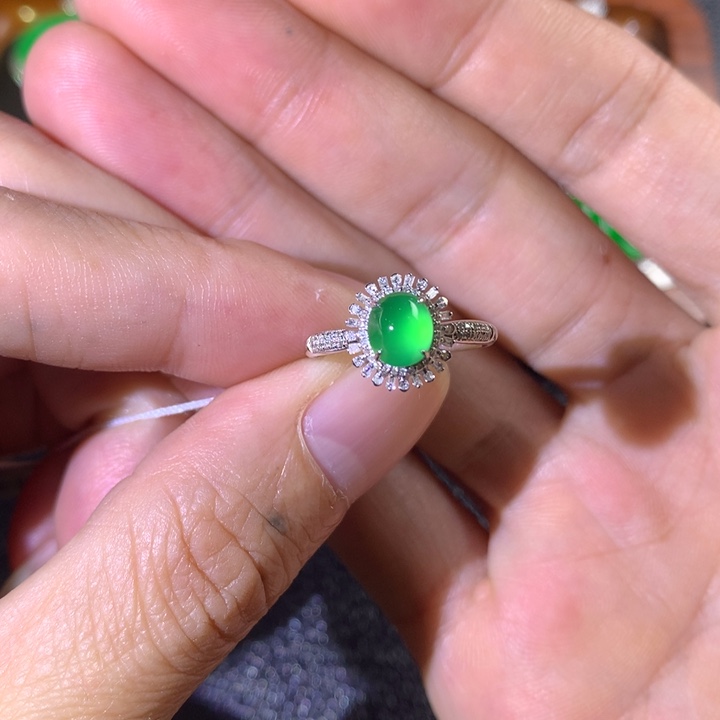 翡翠18K金镶嵌戒指翡翠