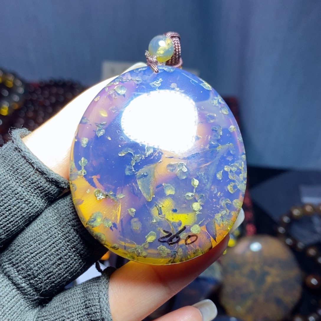 白***愁未镶嵌琥珀裸石珀