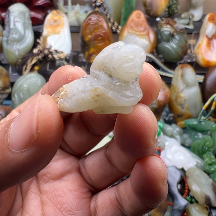 和田玉未镶嵌挂件