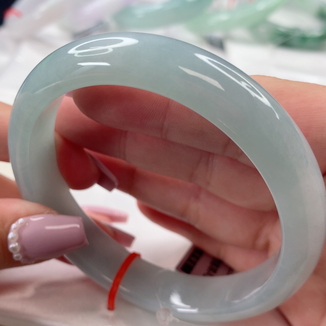 翡翠手镯未镶嵌61.6圈口