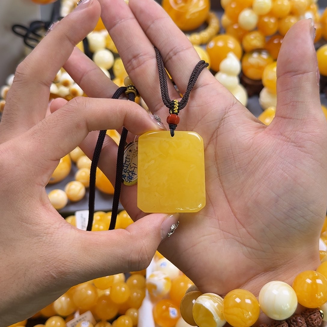 琥珀珠宝奇石未镶嵌