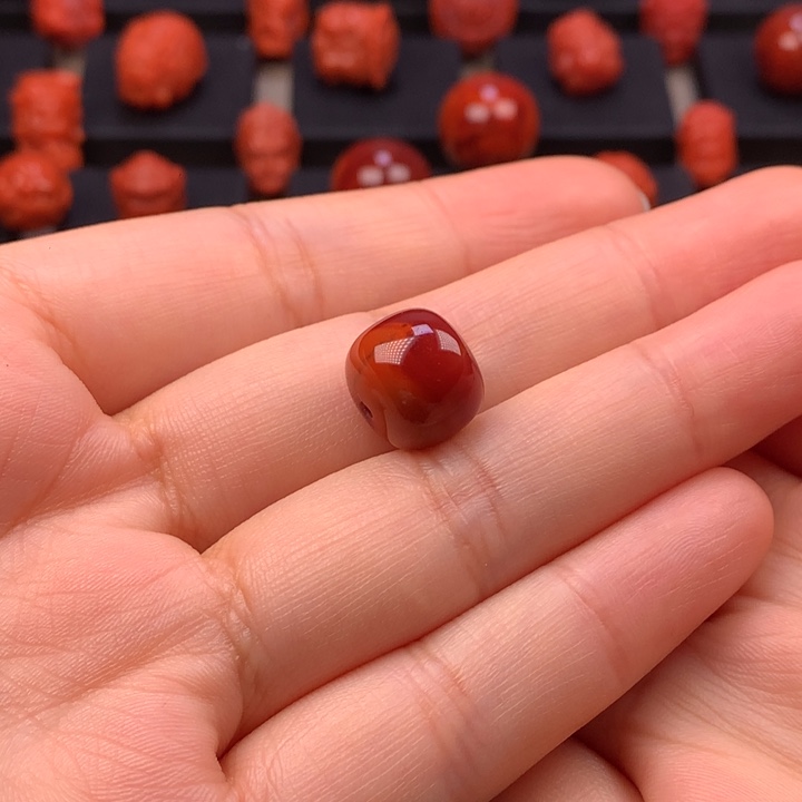 3***C南红玛瑙未镶嵌老型单珠12MM